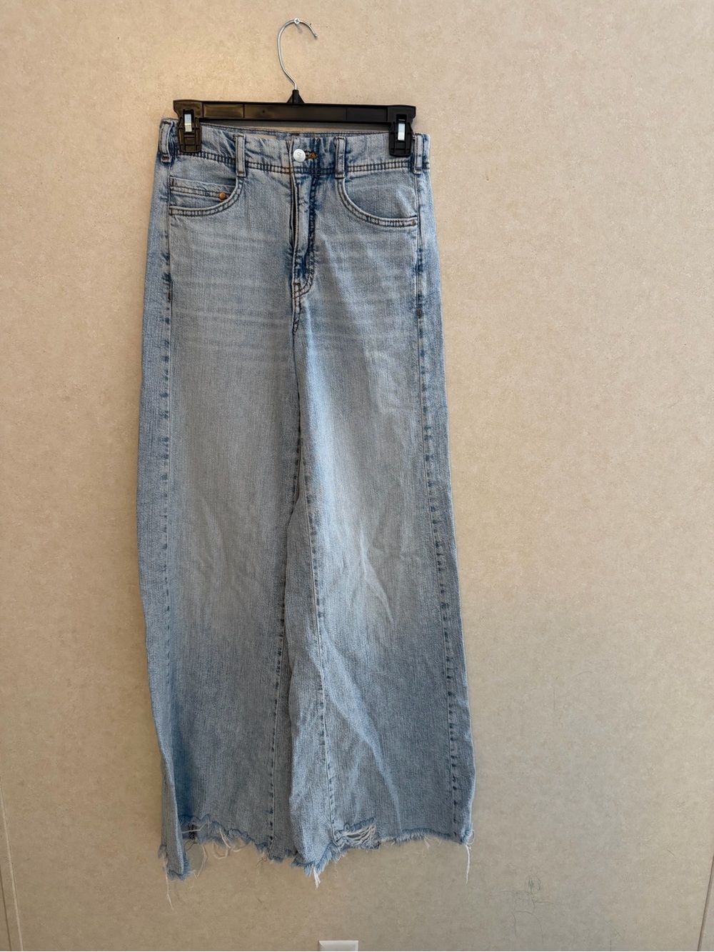 Pilcro Urban Outfitters Wide Leg Distressed High Rise Jeans Light Wash size 25T